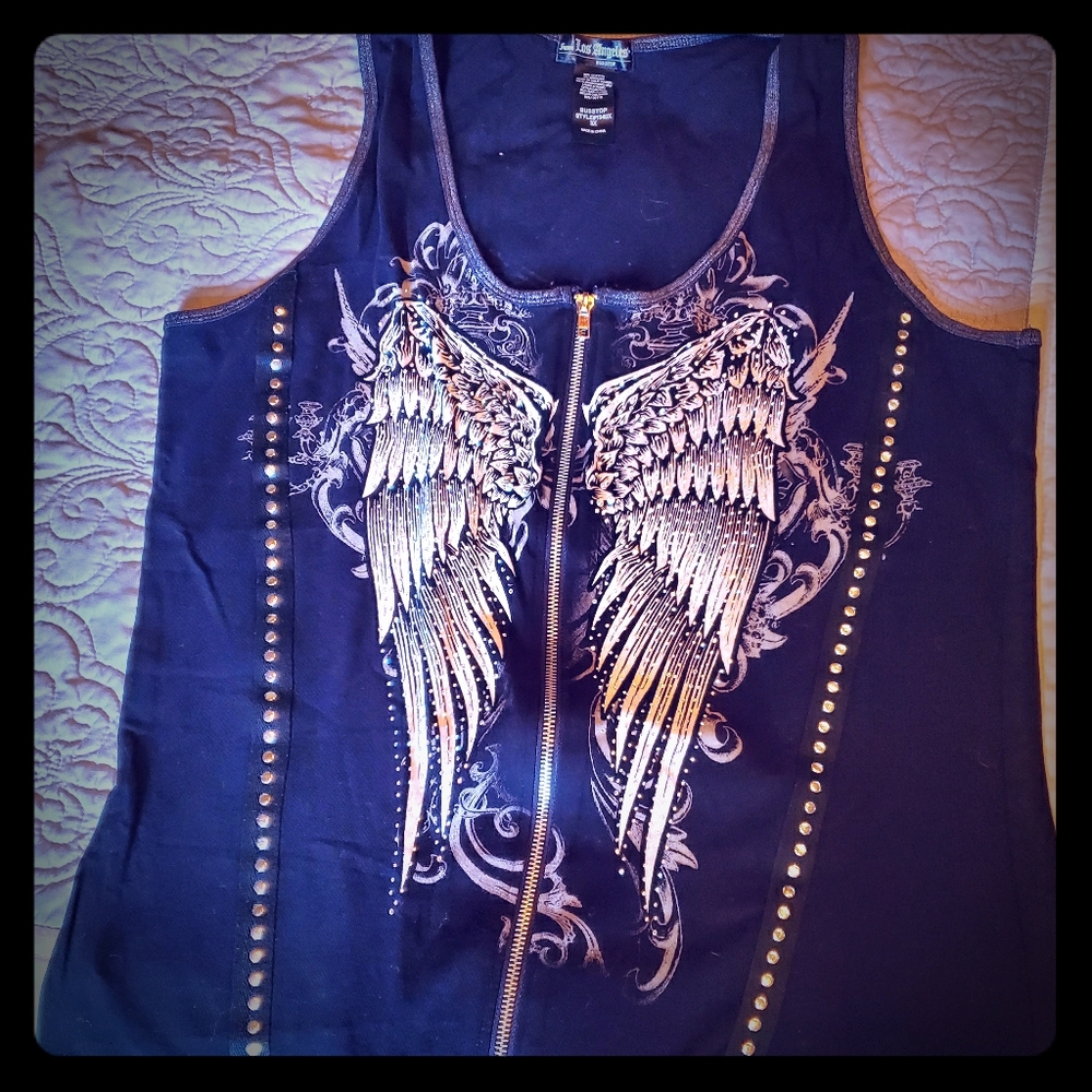Womans wing top